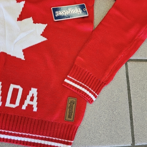 NWT Tipsy Elves Women's Size Small Canada Canadian Maple Leaf Vneck Sweater - Picture 6 of 11